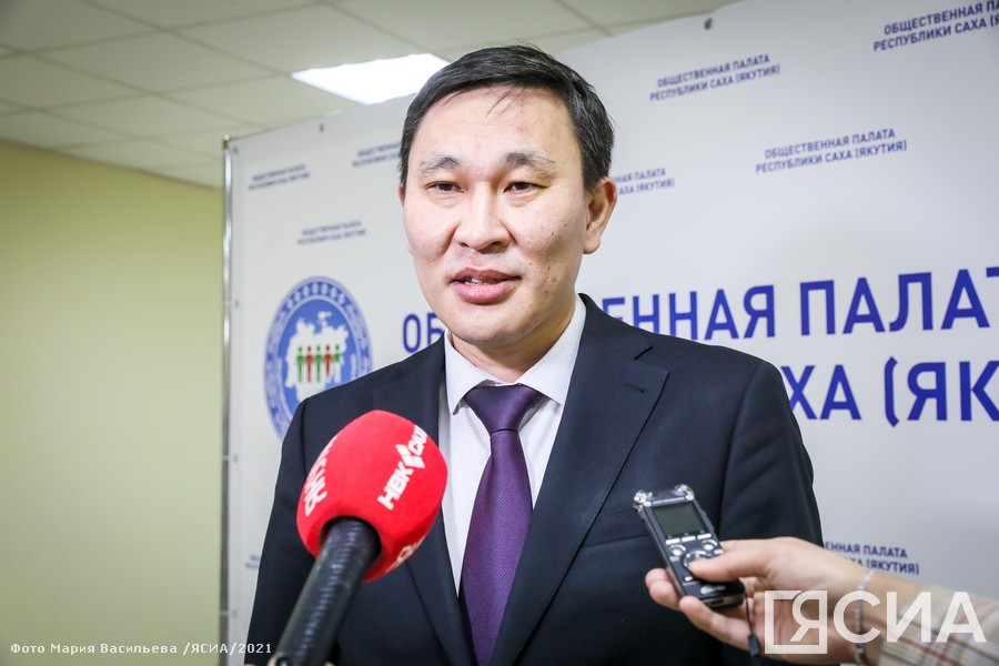 Власти Якутии сократили чиновников: убрали штатные единицы в одной структуре и добавили в другую
