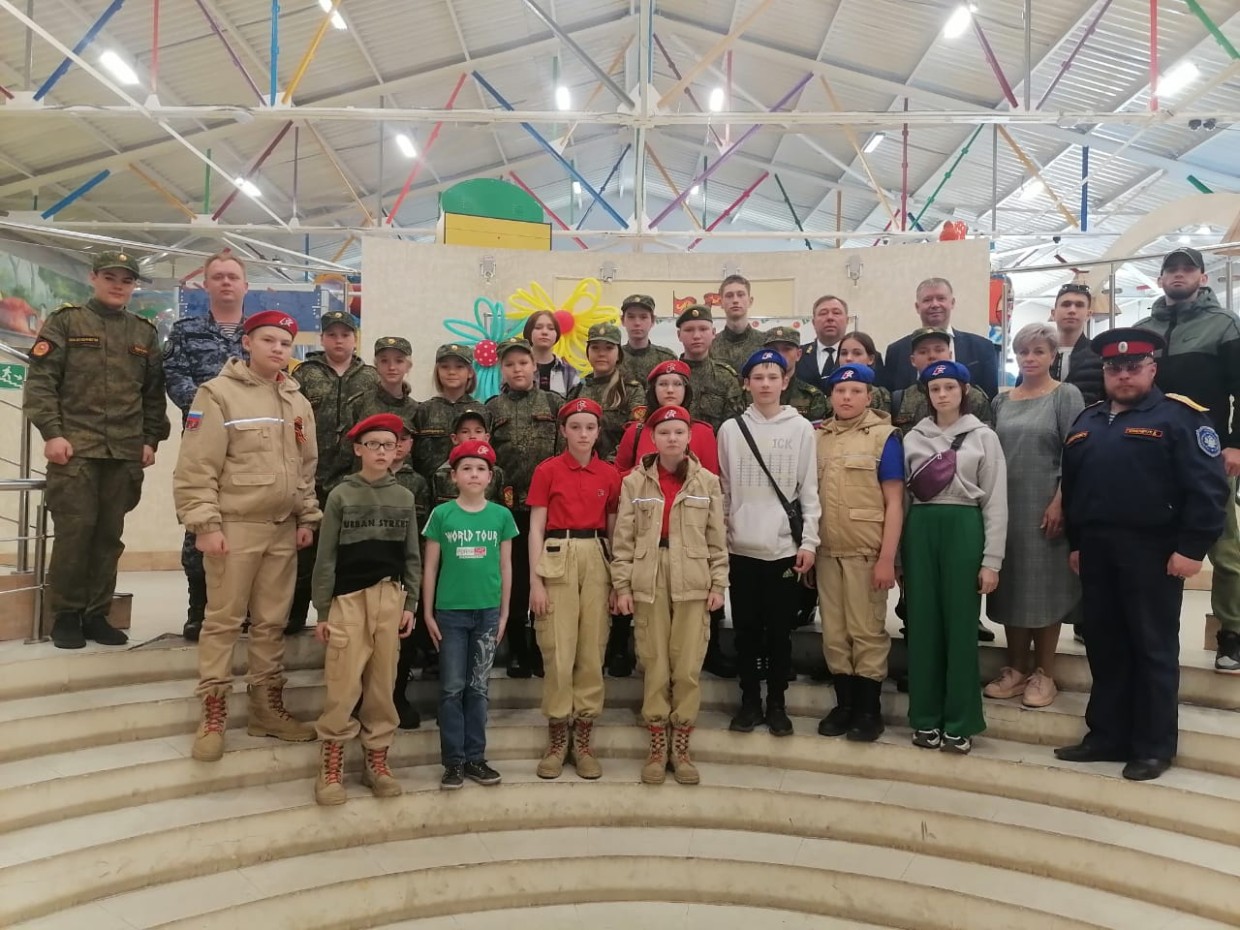 В АО «АК «ЖДЯ» открыли трудовую четверть для алданских школьников и поздравили ребят с Днем защиты детей